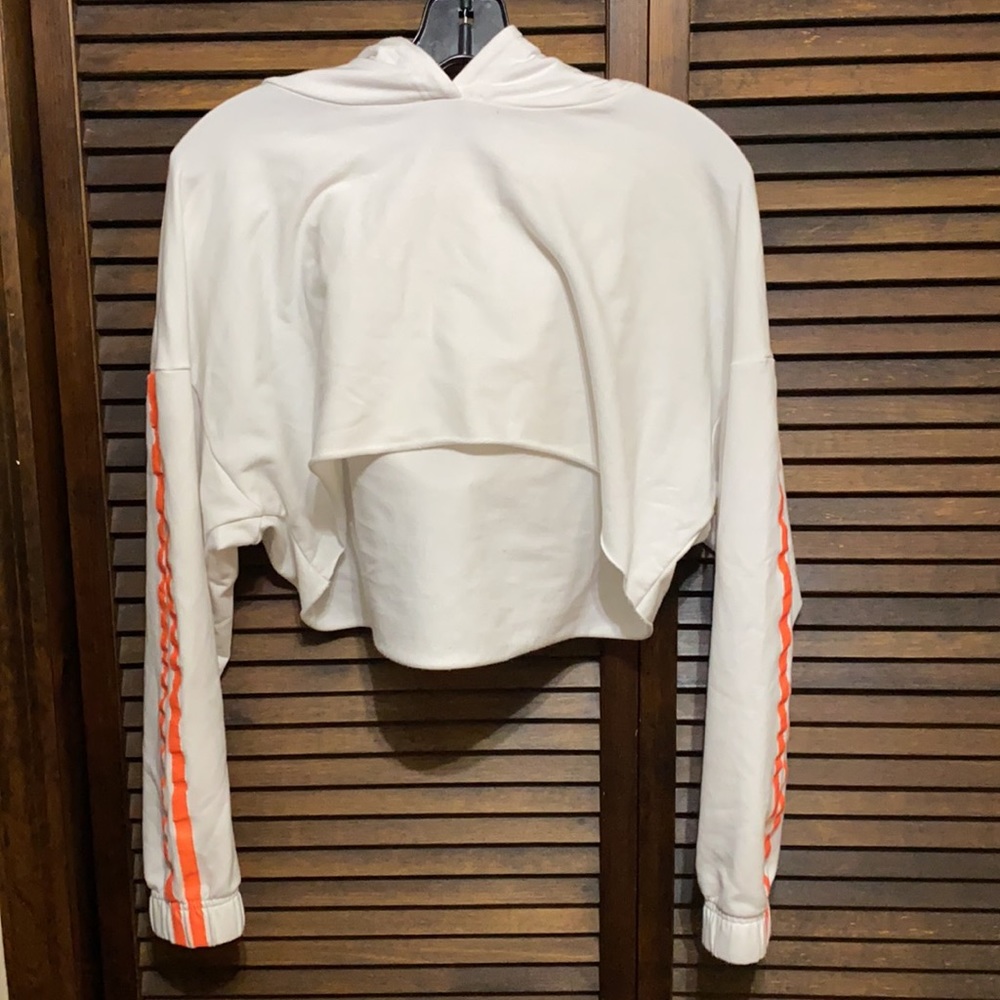 White cropped sweatshirt